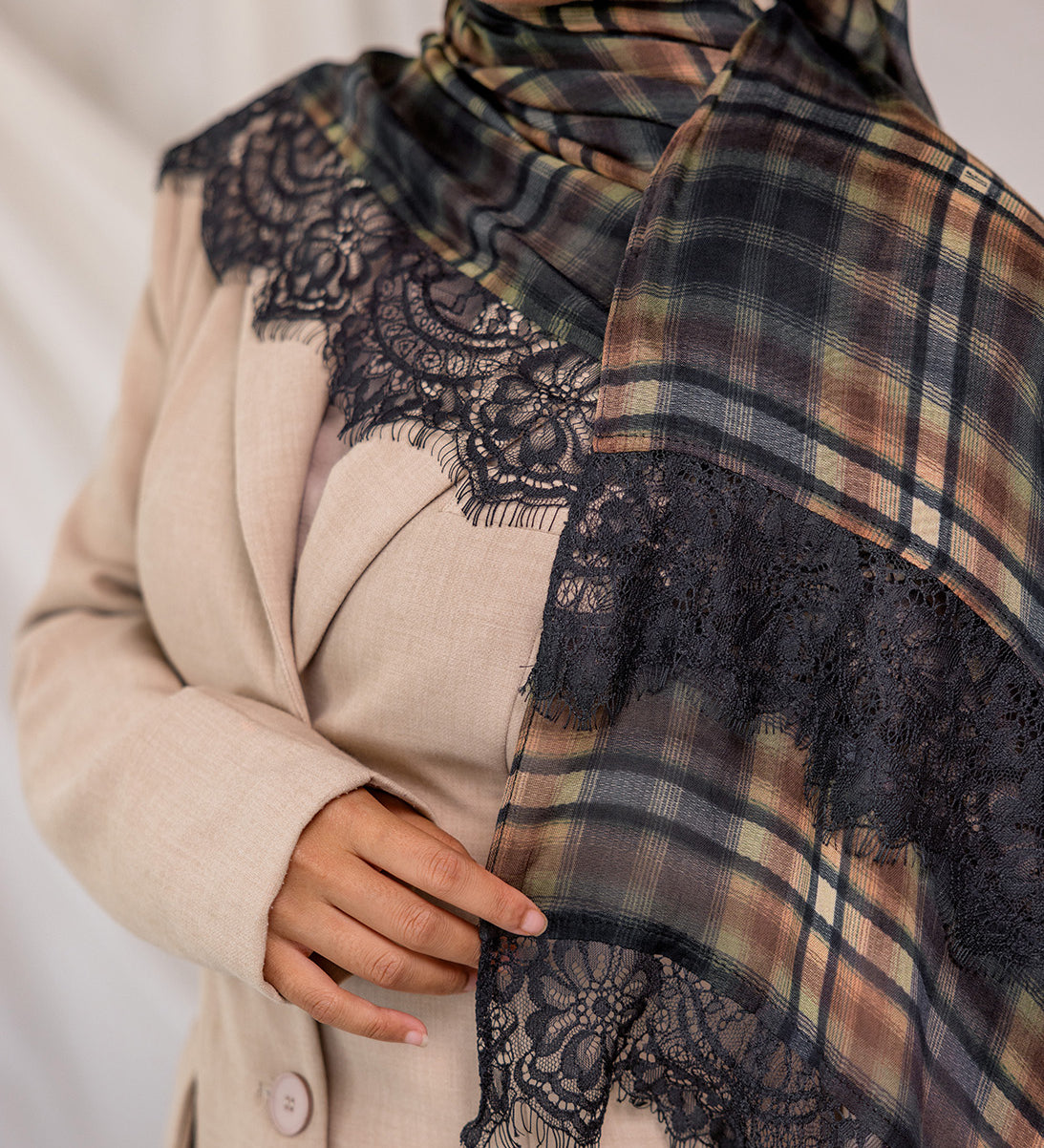 Black Chantilly Plaid